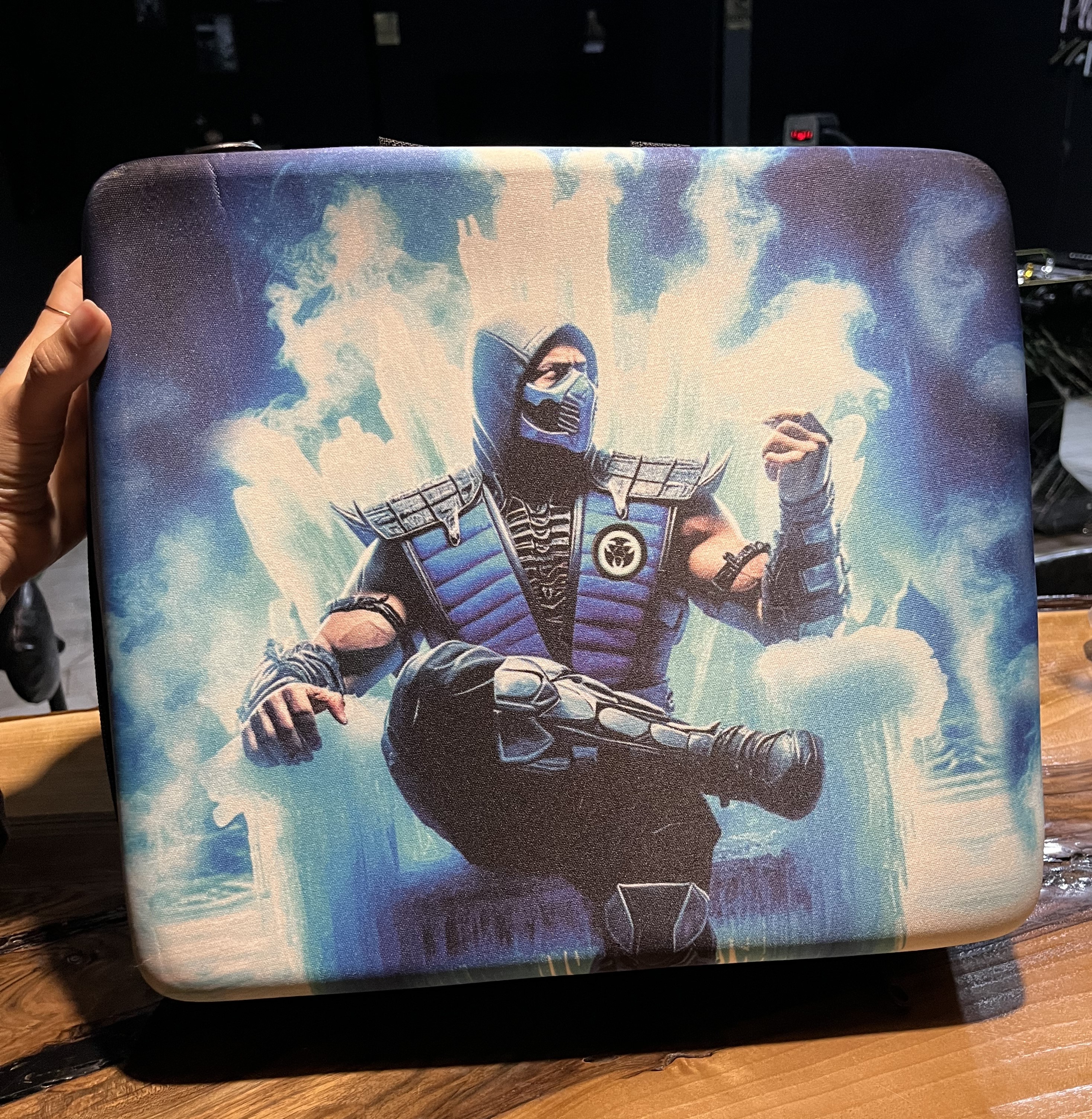 کیف کنسول PS4 طرح Mortal kombat